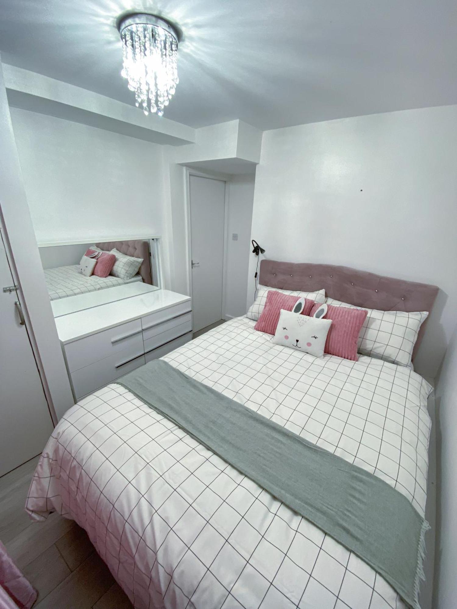2 Bedroom Flat, Dalston Junction, London Eksteriør billede
